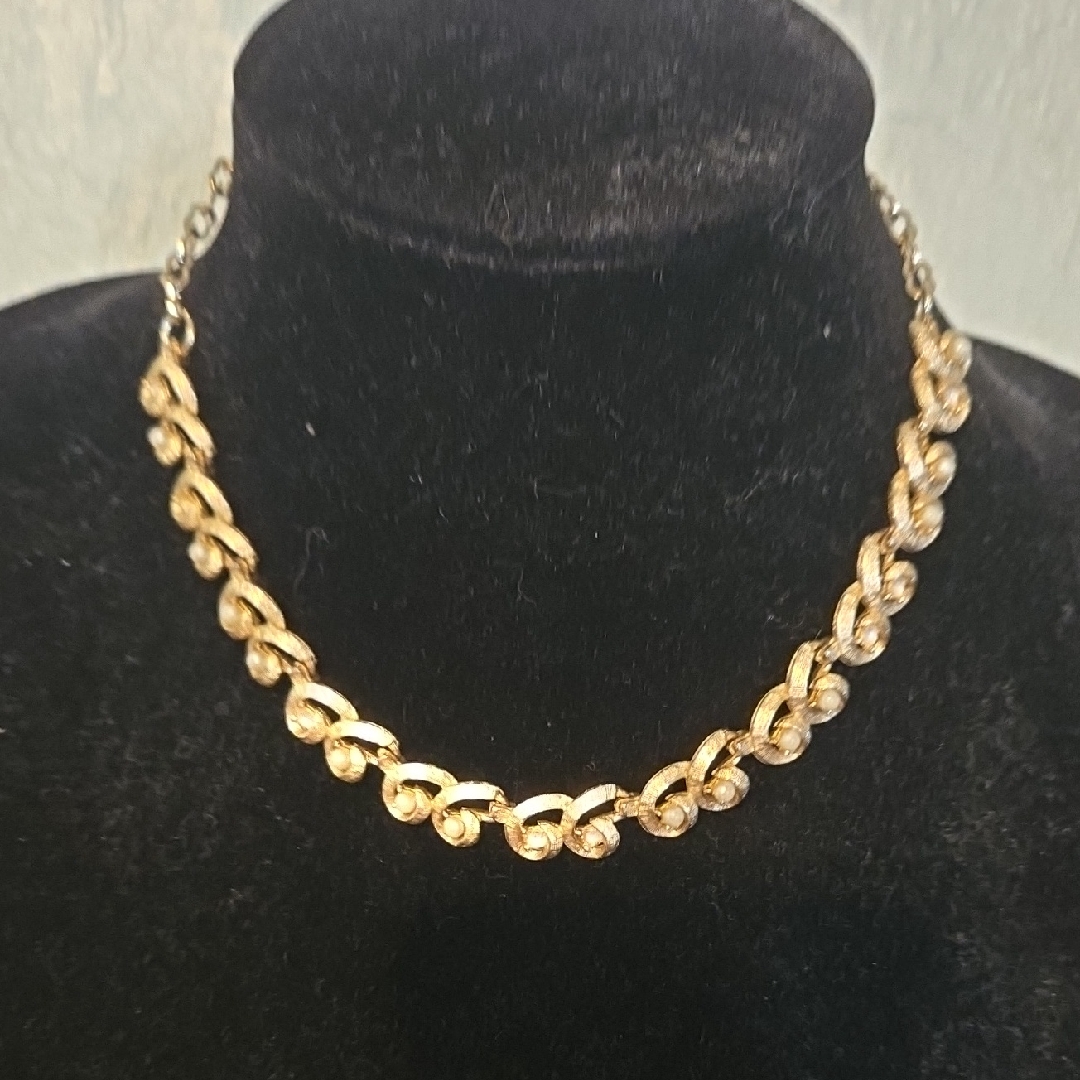 Vintage Gold Tone Necklace 16 Choker